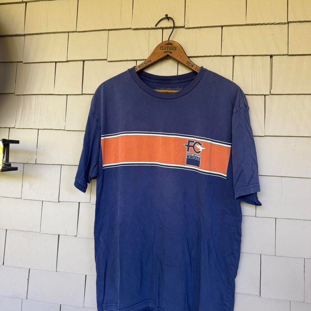 Patagonia Men's Blue and Navy T-shirt